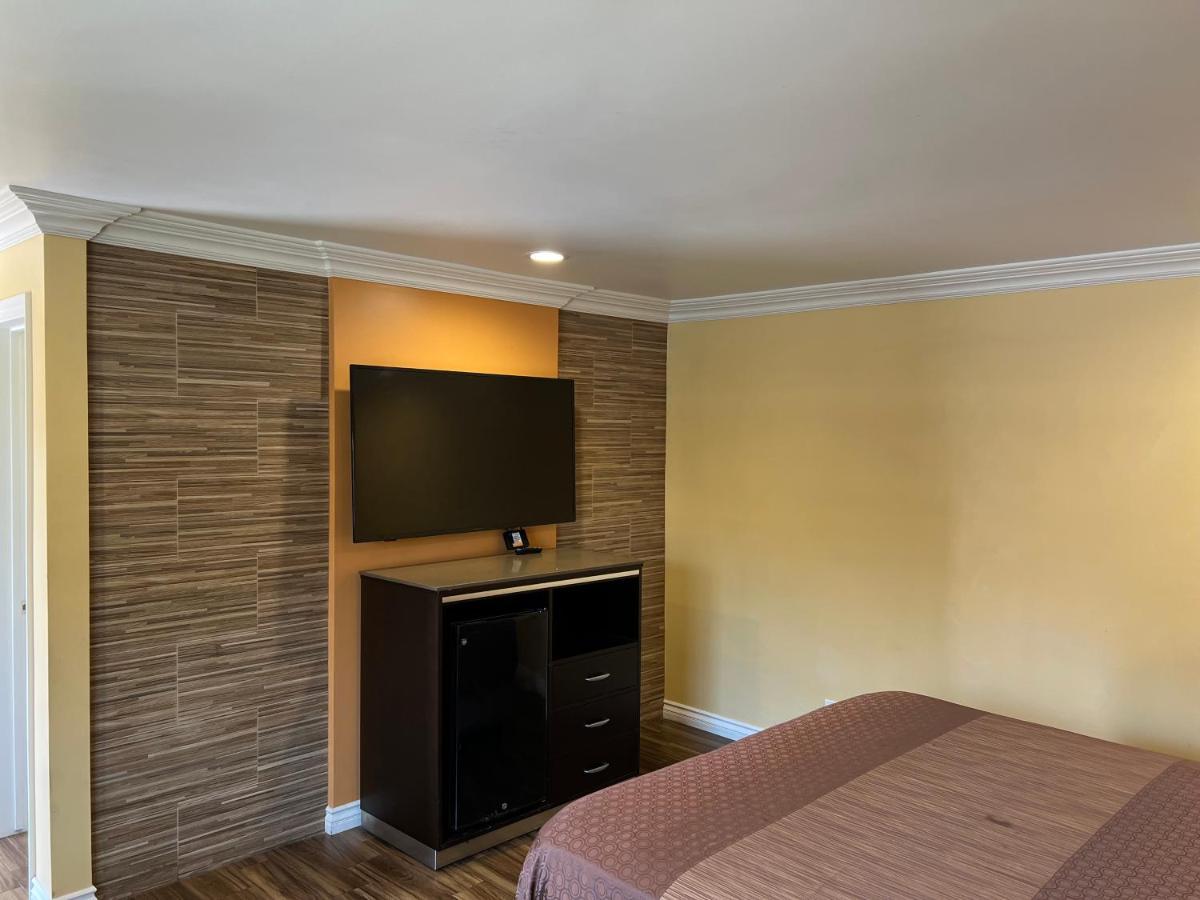 Walnut Inn & Suites 웨스트코비나 외부 사진