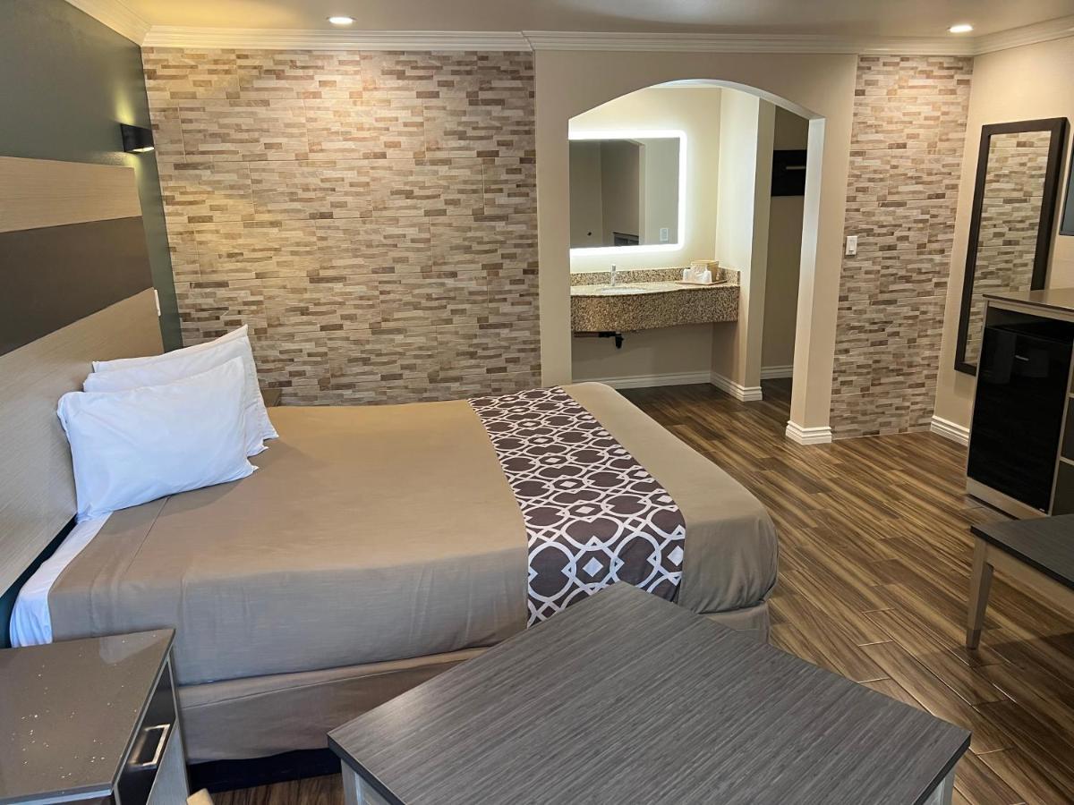Walnut Inn & Suites 웨스트코비나 외부 사진
