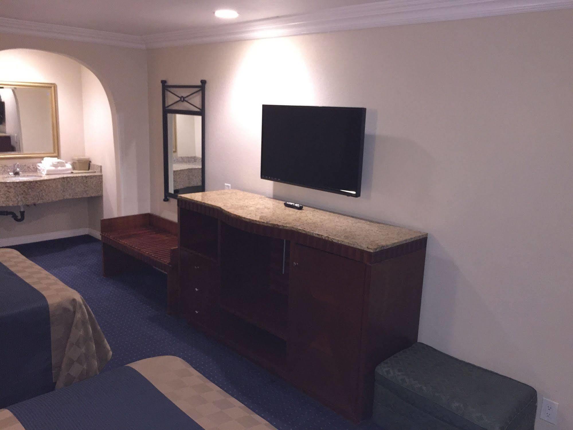 Walnut Inn & Suites 웨스트코비나 외부 사진
