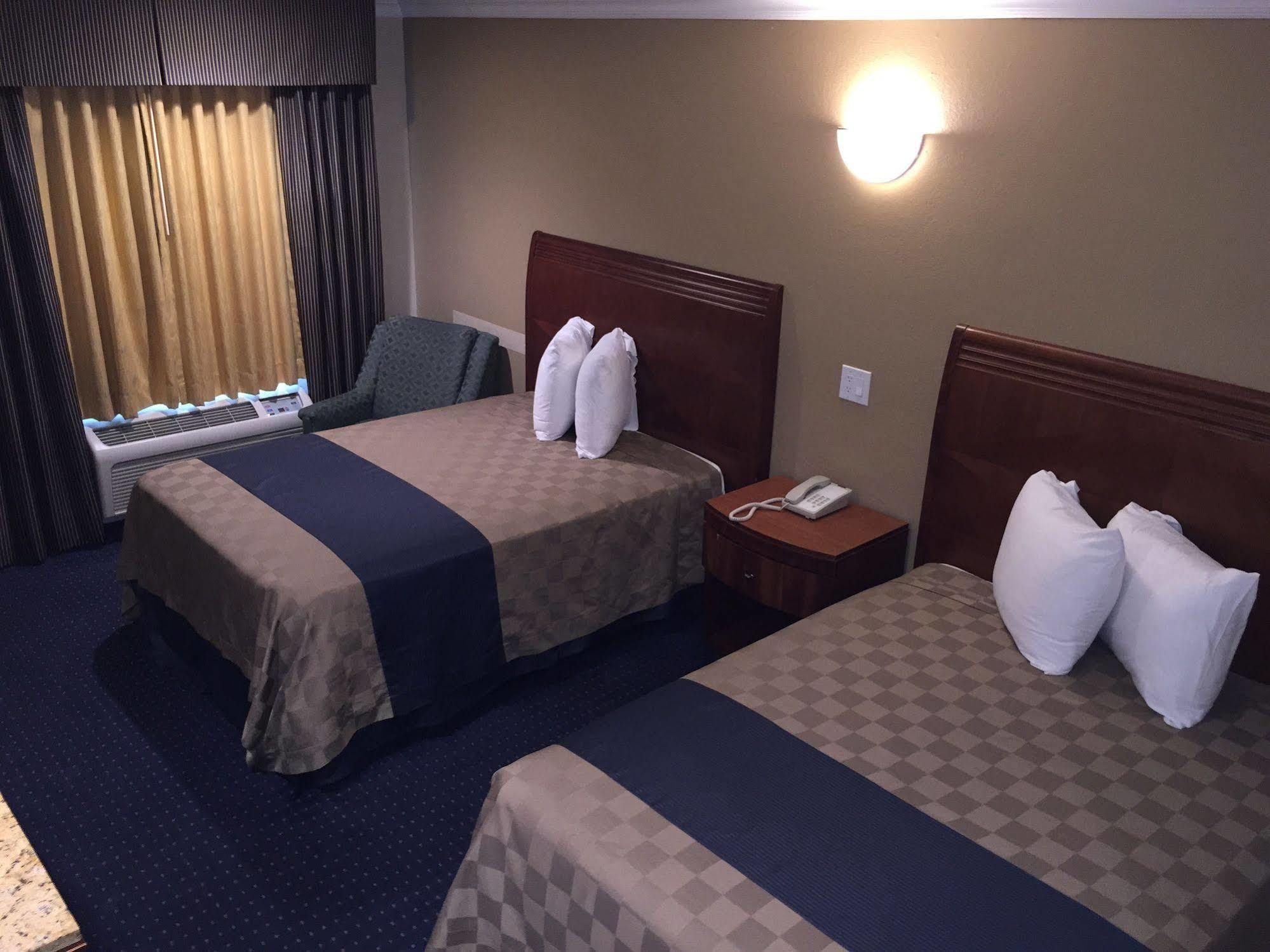 Walnut Inn & Suites 웨스트코비나 외부 사진