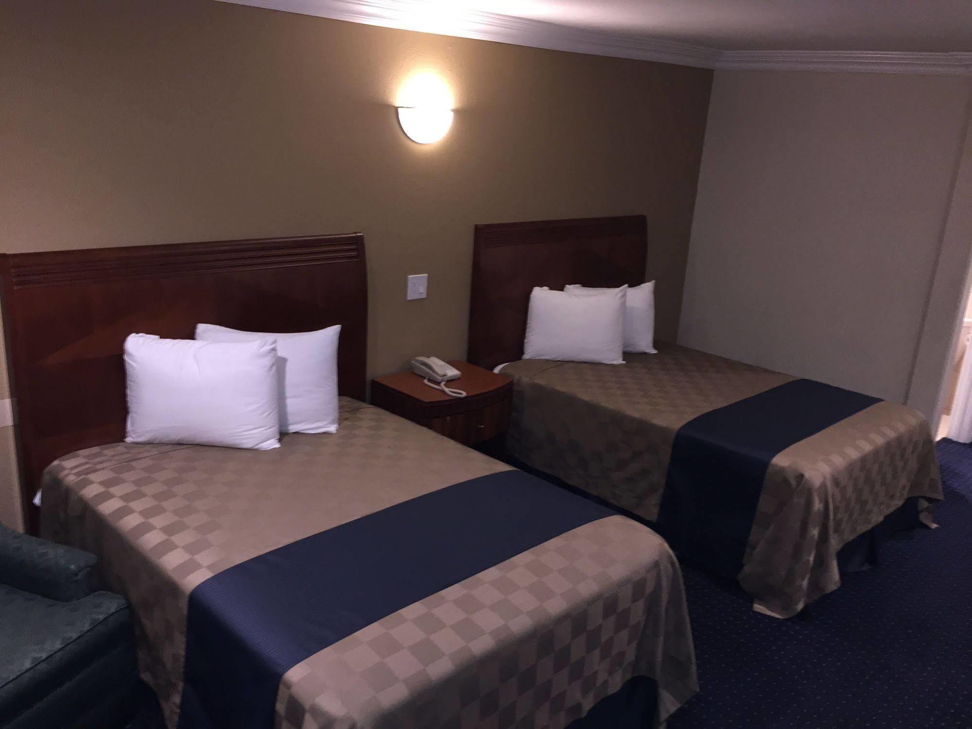 Walnut Inn & Suites 웨스트코비나 외부 사진