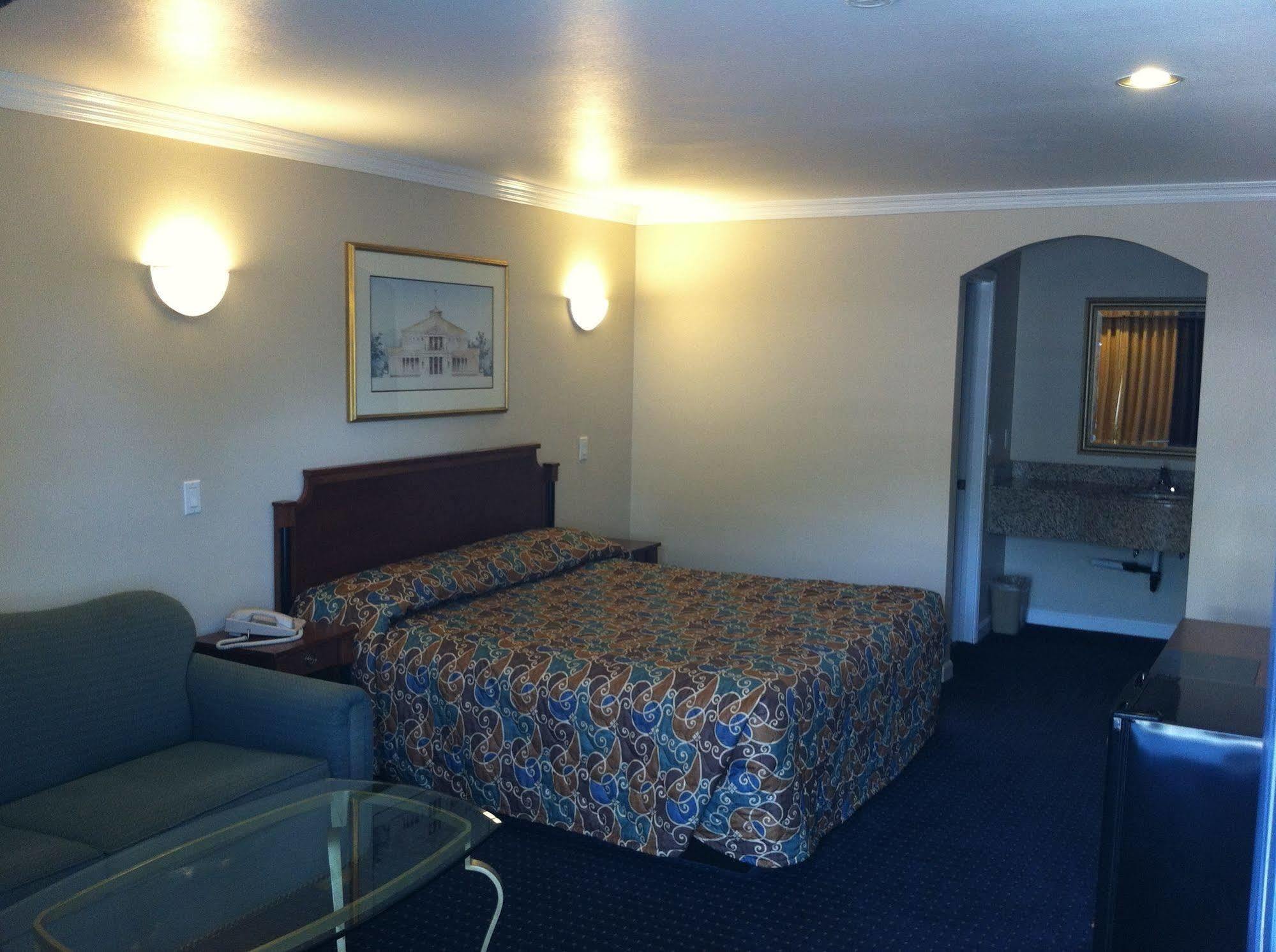 Walnut Inn & Suites 웨스트코비나 외부 사진