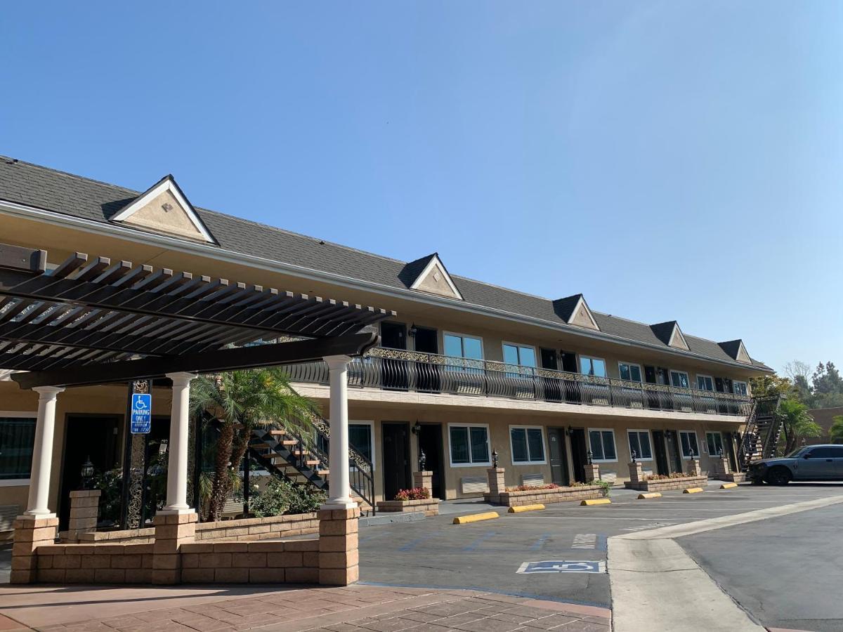 Walnut Inn & Suites 웨스트코비나 외부 사진